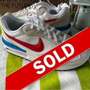 NIKE AIR MAX DAWN • MENS 10/Woman 11.5